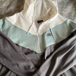 brand new crop nike hoodie